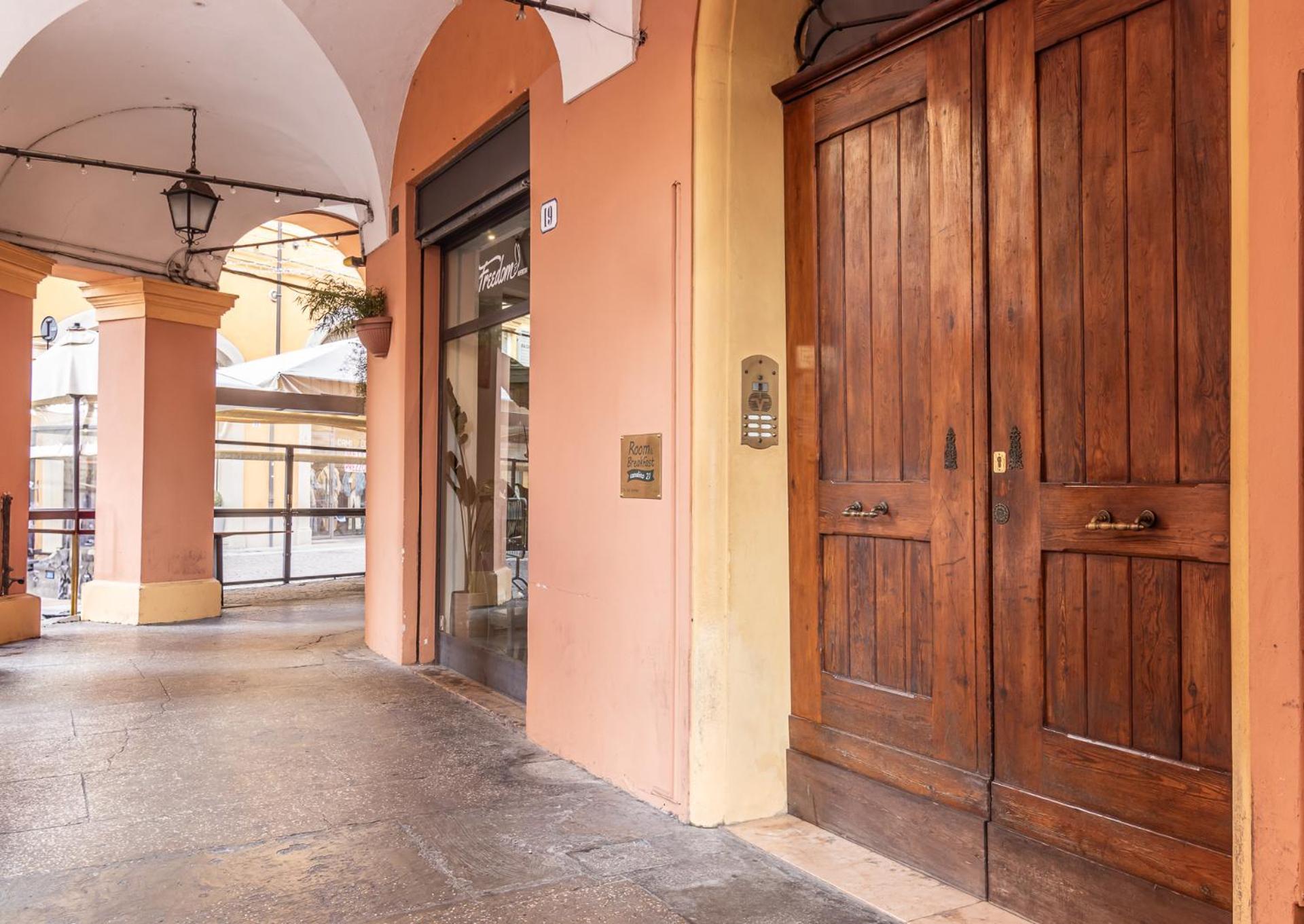 Room & Breakfast Canalino 21 모데나 외부 사진