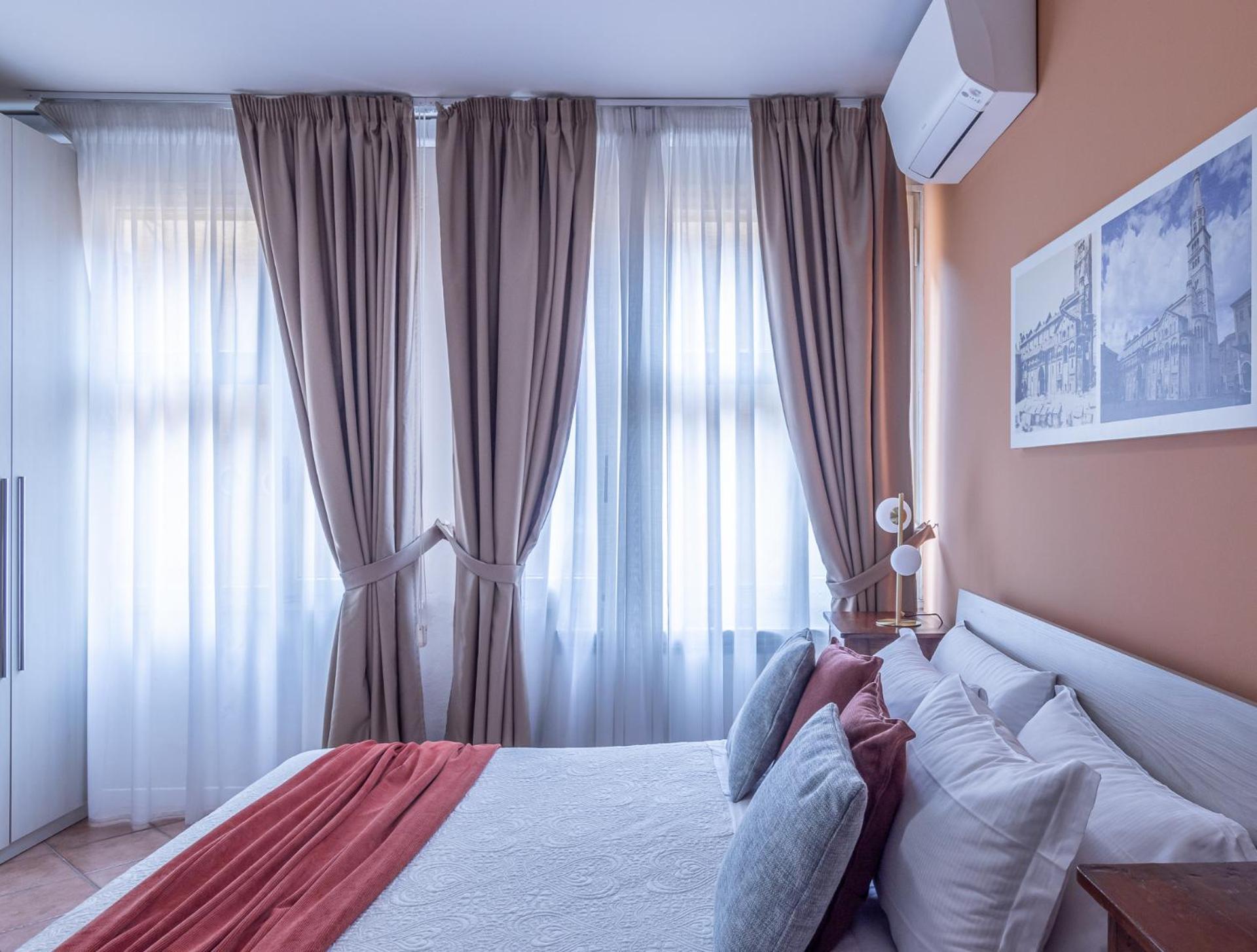 Room & Breakfast Canalino 21 모데나 외부 사진